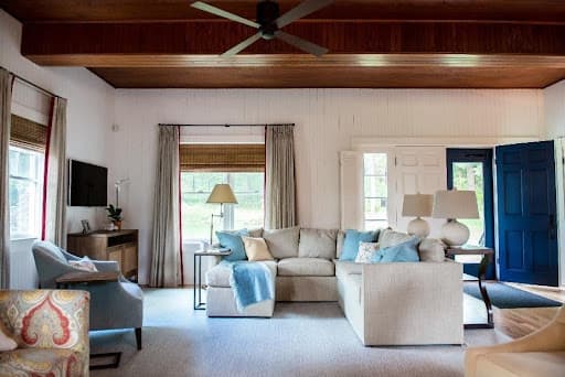 1800s Barn-to-Cottage
